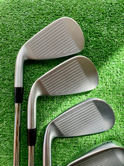 Mizuno JPX925 Hot Metal Irons 5-PW Regular Flex Right Handed Mens Golf Clubs