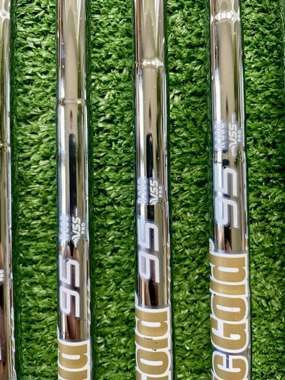 Wilson D9 Forged Irons 5-PW Regular Right Handed Mens Golf Clubs