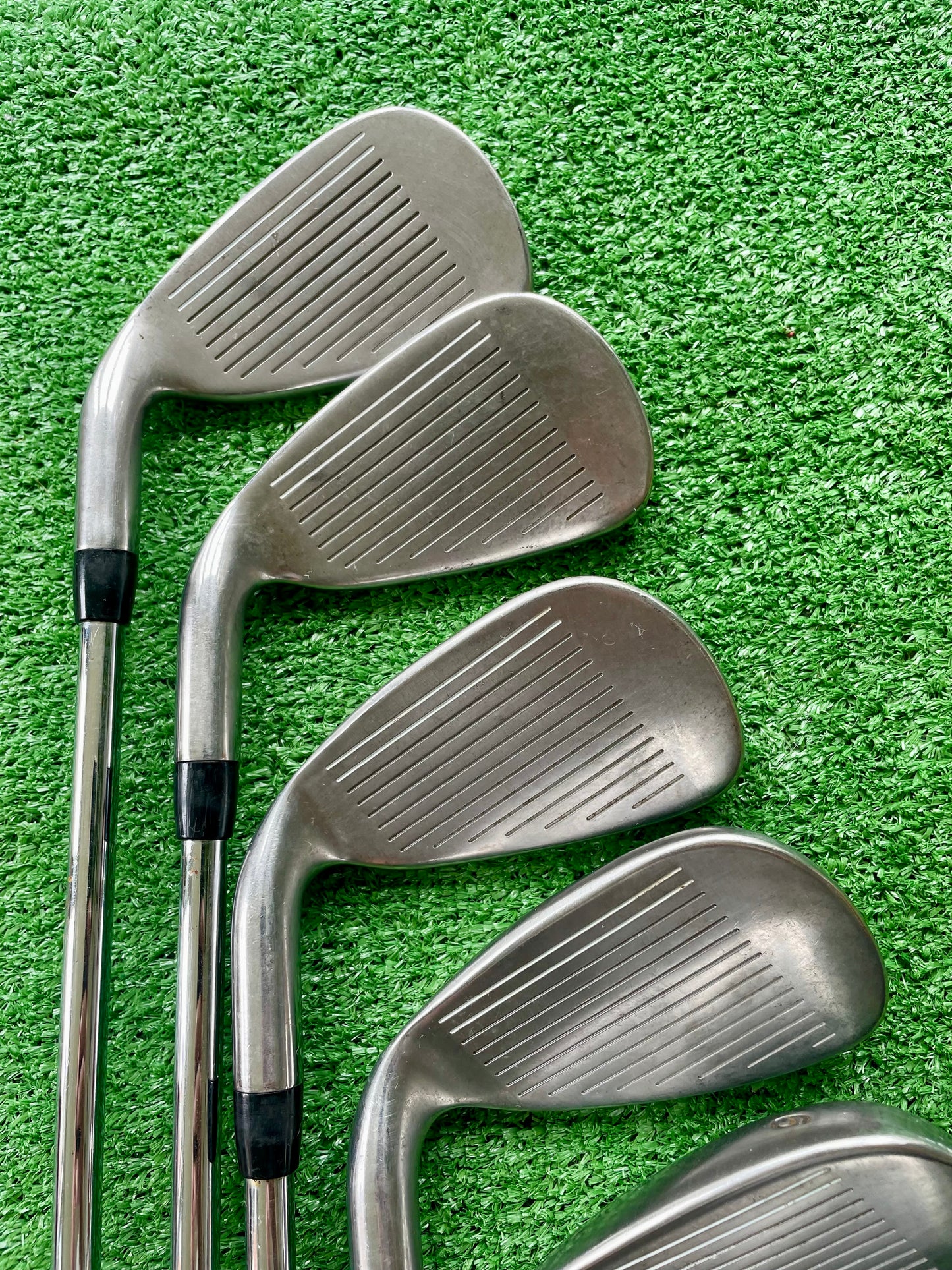 Taylormade R5 XL Irons 5-PW plus 2 Wedges Regular Flex Right Handed Mens Golf Clubs