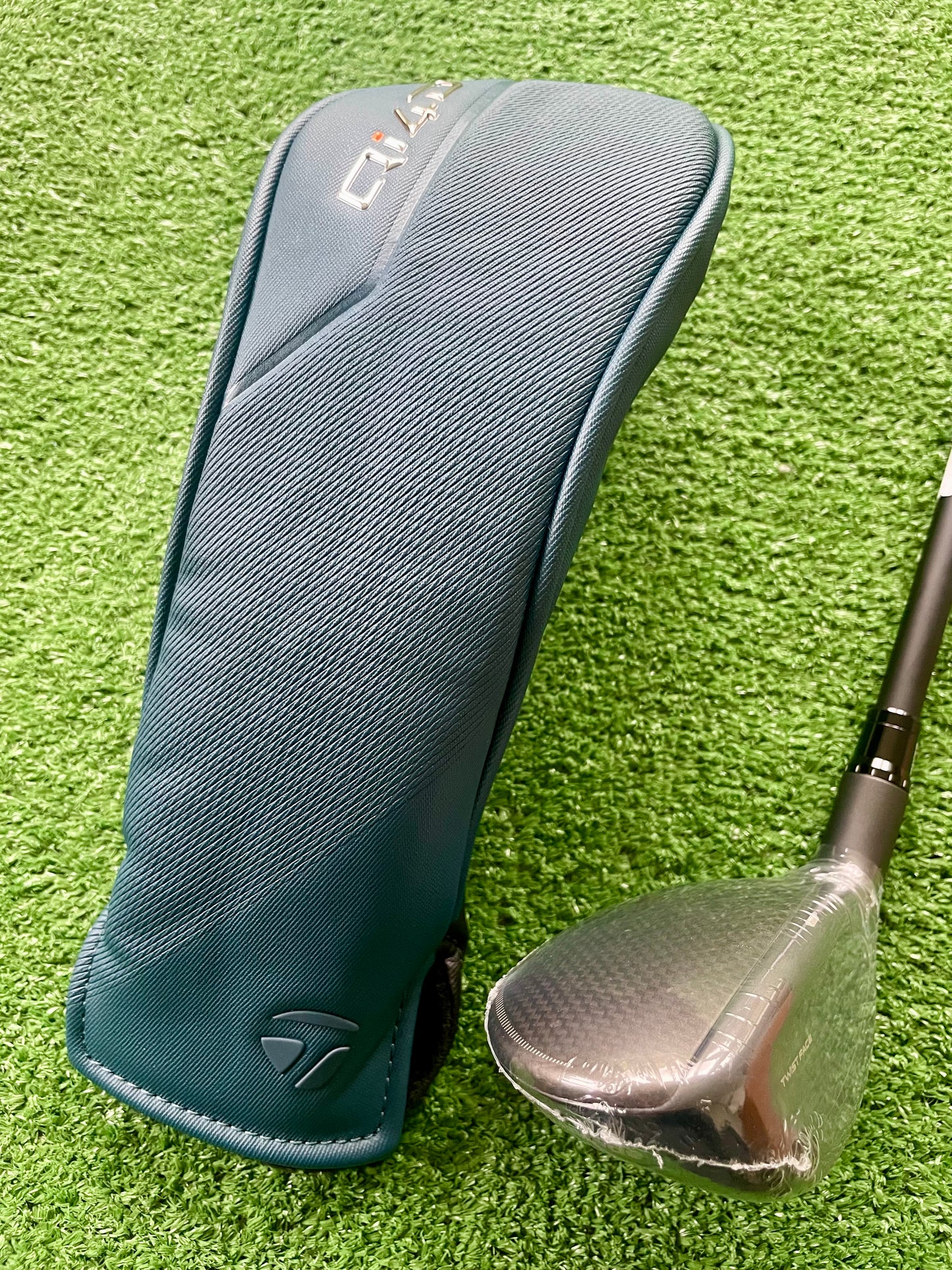 Taylormade Qi4D Hybrid 4 Rescue Regular Flex Right Handed Mens Golf Club