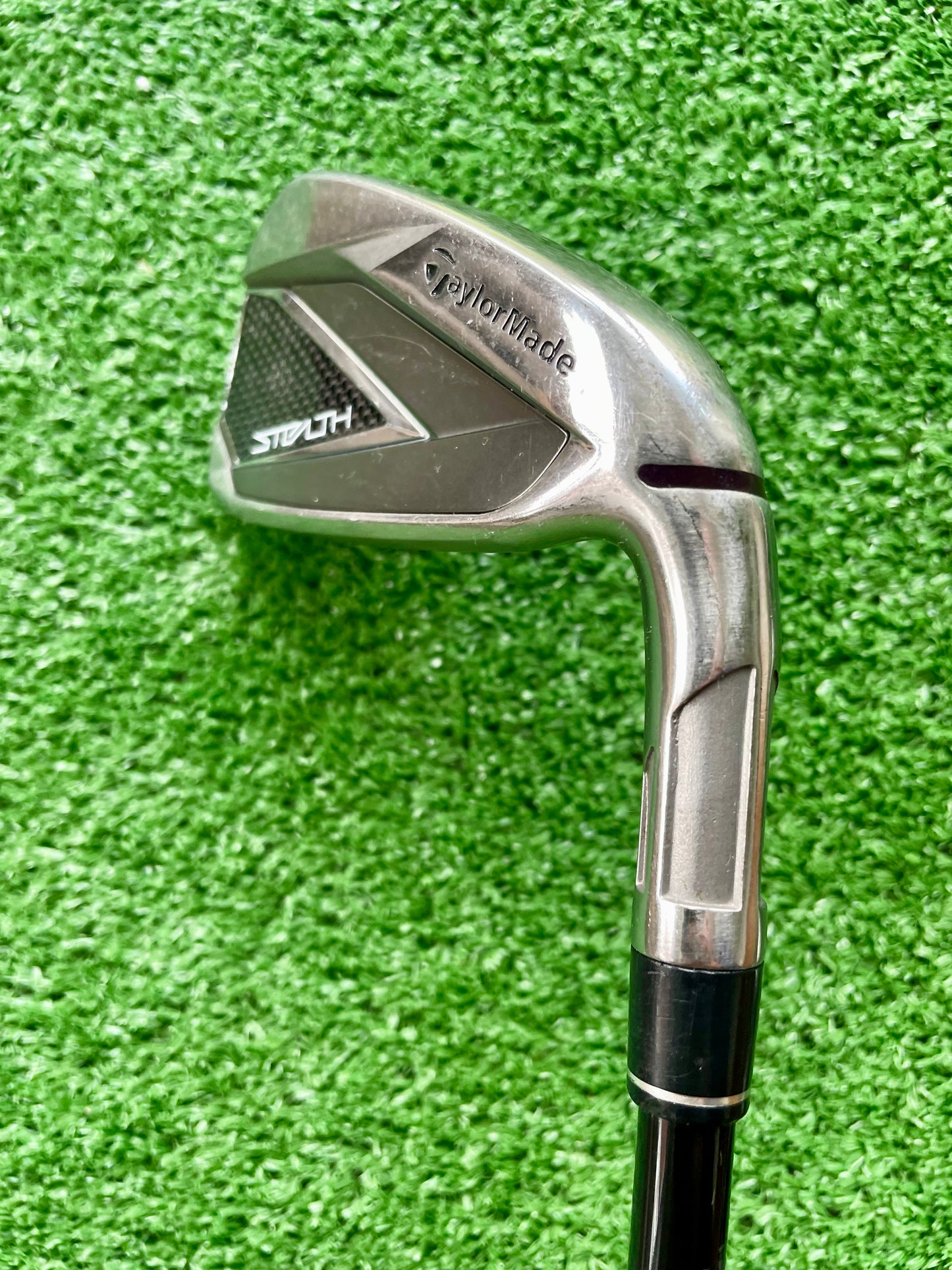Taylormade Stealth Irons 5-PW Regular Flex Graphite Right Handed Mens Golf Clubs