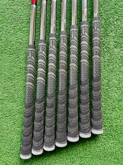 Mizuno Pro 243 Irons 4-PW Extra Stiff Flex Flex Right Handed Mens Golf Clubs