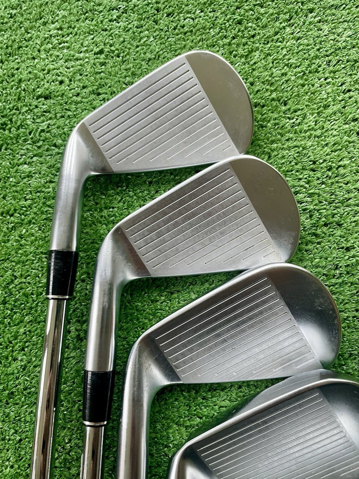 Srixon ZXi5 Forged Irons 5-PW Stiff Flex Right Handed -1/2" Mens Golf Clubs