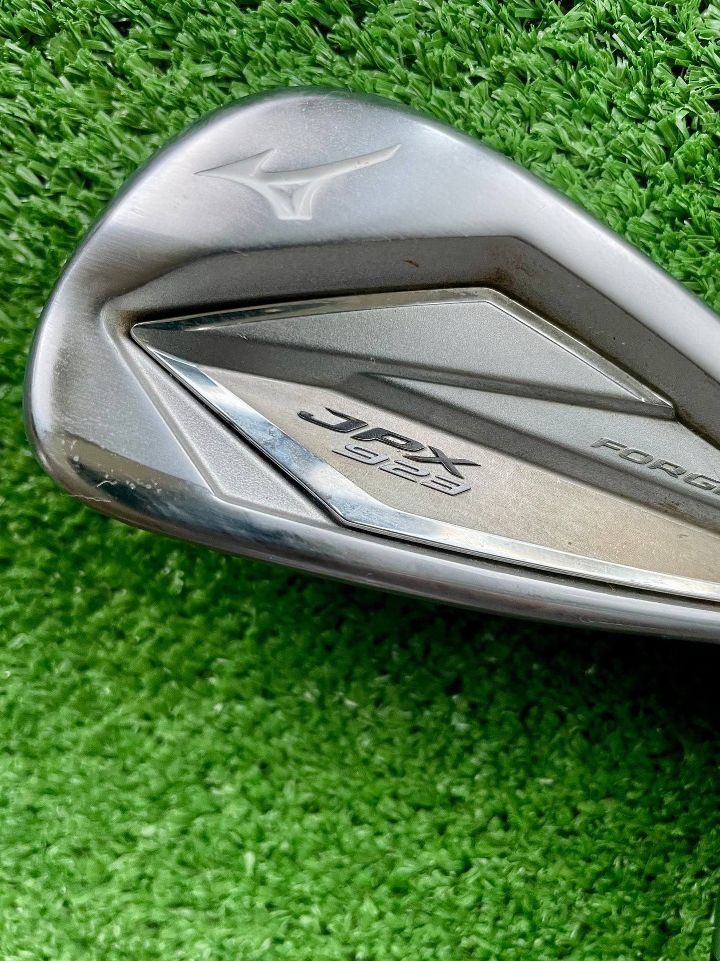 Mizuno JPX923 Forged Irons 5-PW Stiff Flex Right Handed Mens Golf Clubs