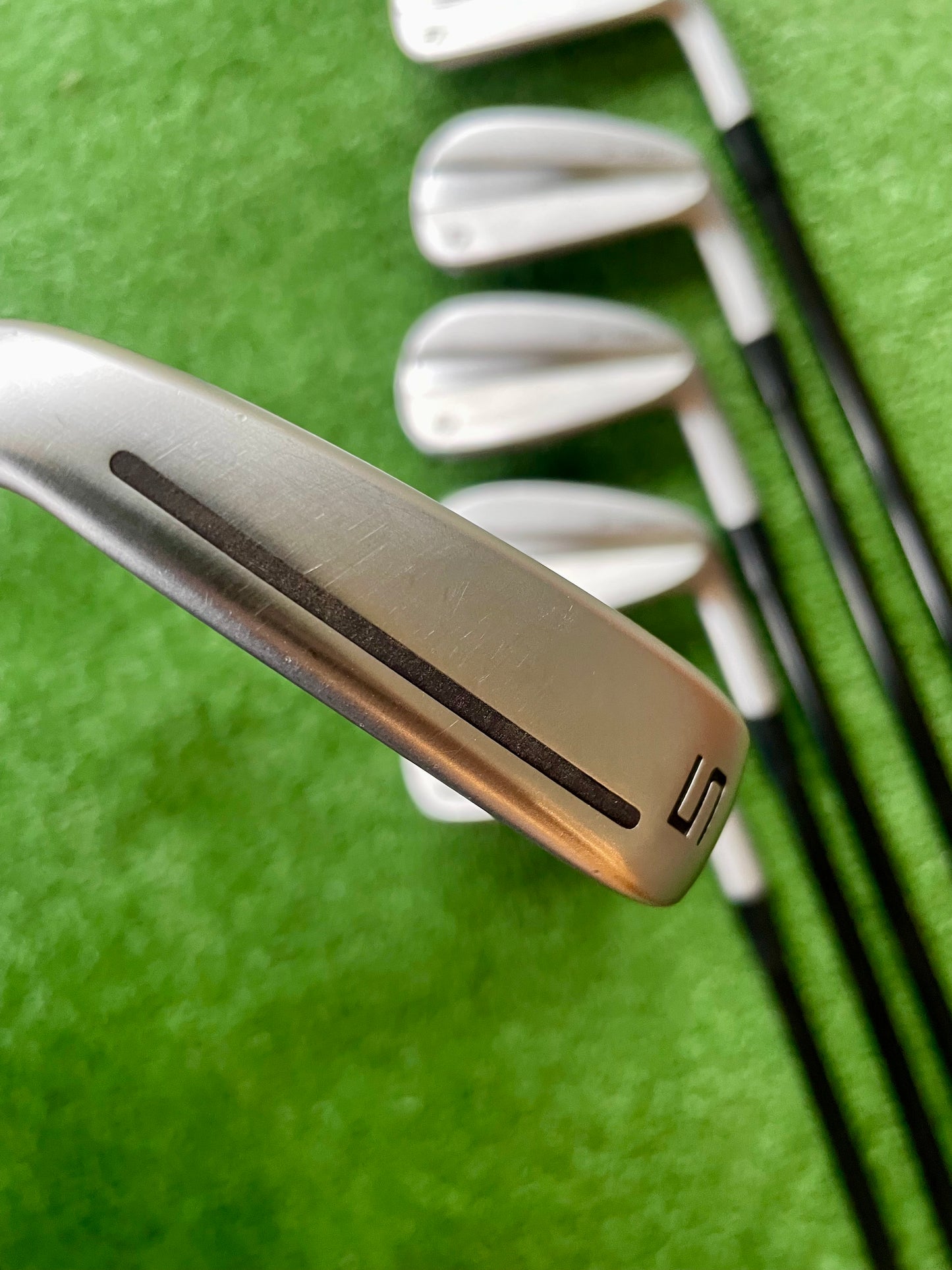 Taylormade P790 Irons 5-PW Regular Flex Graphite Right Handed Mens Golf Clubs