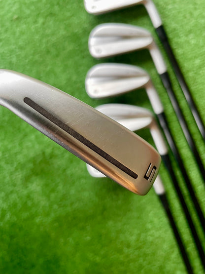 Taylormade P790 Irons 5-PW Regular Flex Graphite Right Handed Mens Golf Clubs