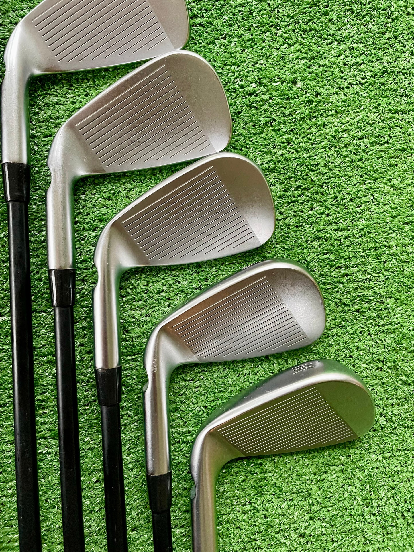 Ping i530 Forged Irons 4-PW Regular Flex Graphite Right Handed Mens Golf Clubs