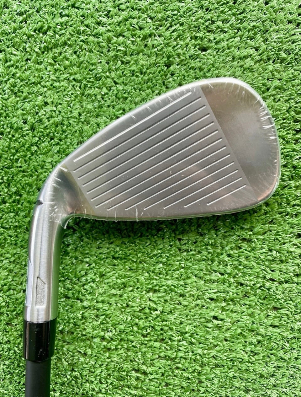 Taylormade Qi Max Irons 5-PW Regular Flex Graphite Right Handed Mens Golf Clubs