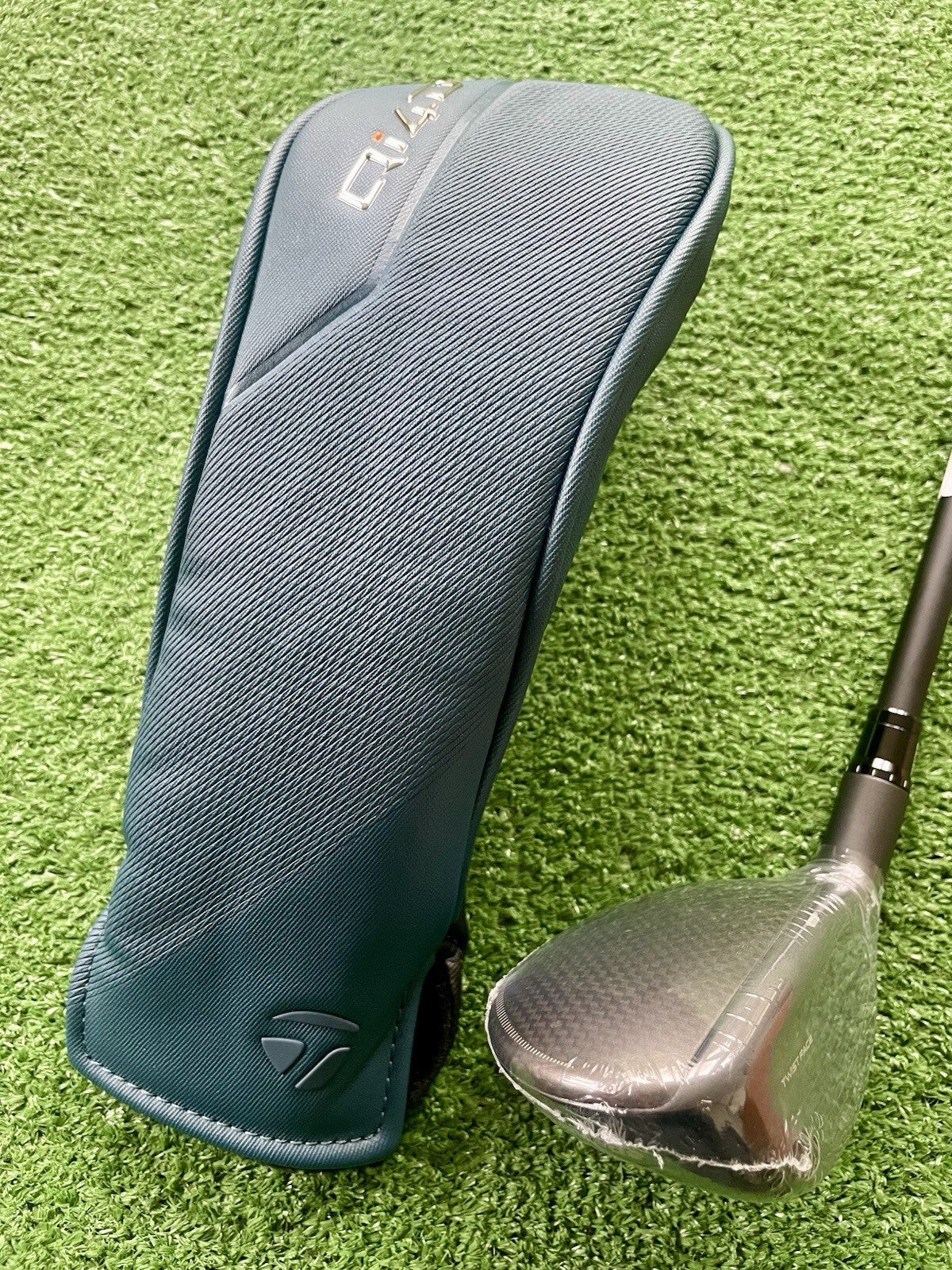 Taylormade Qi4D 4 Hybrid Rescue 4H Regular Flex Right Handed Mens Golf Club AD5