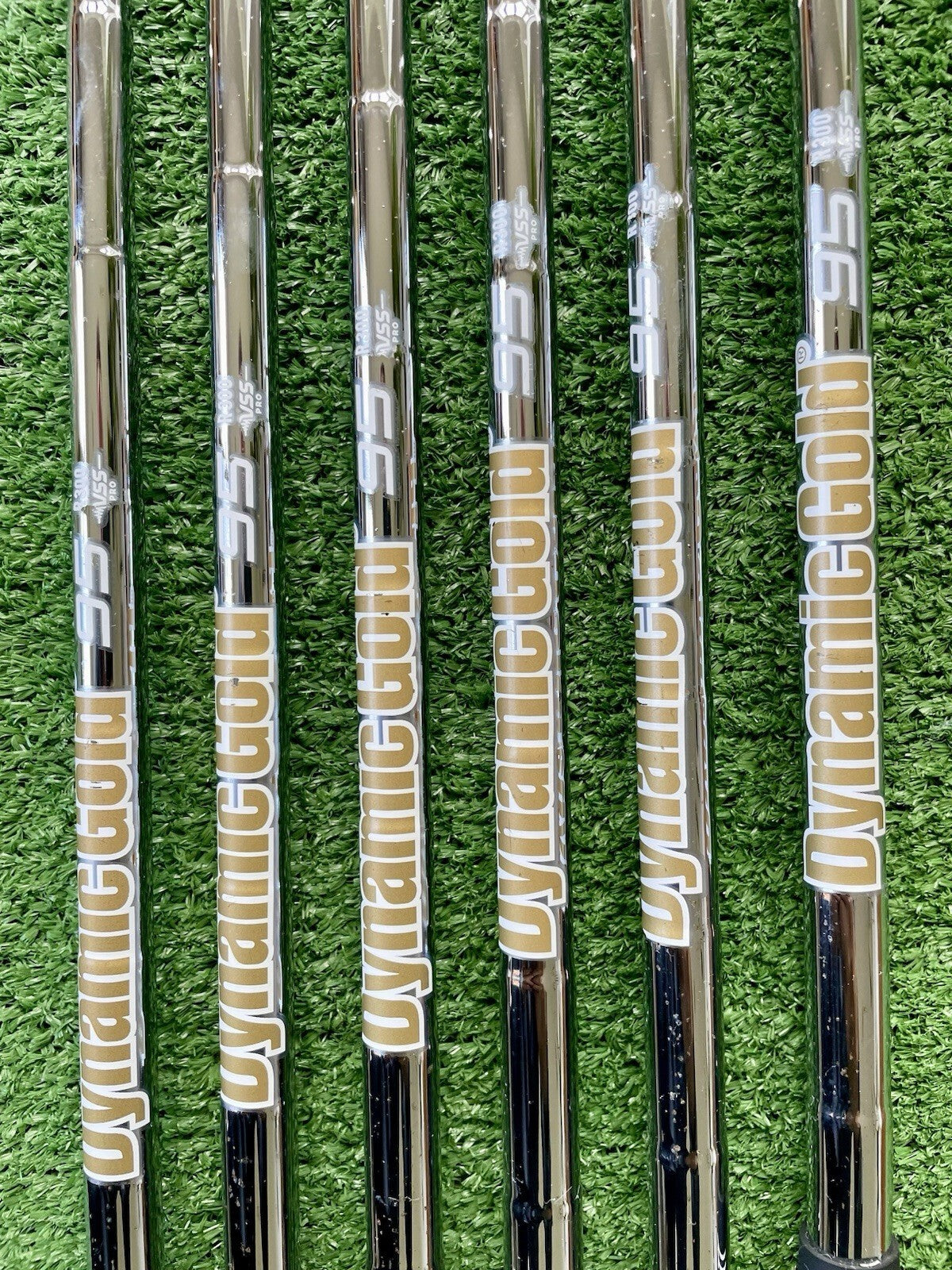 Wilson D9 Forged Irons 5-PW Regular Right Handed Mens Golf Clubs