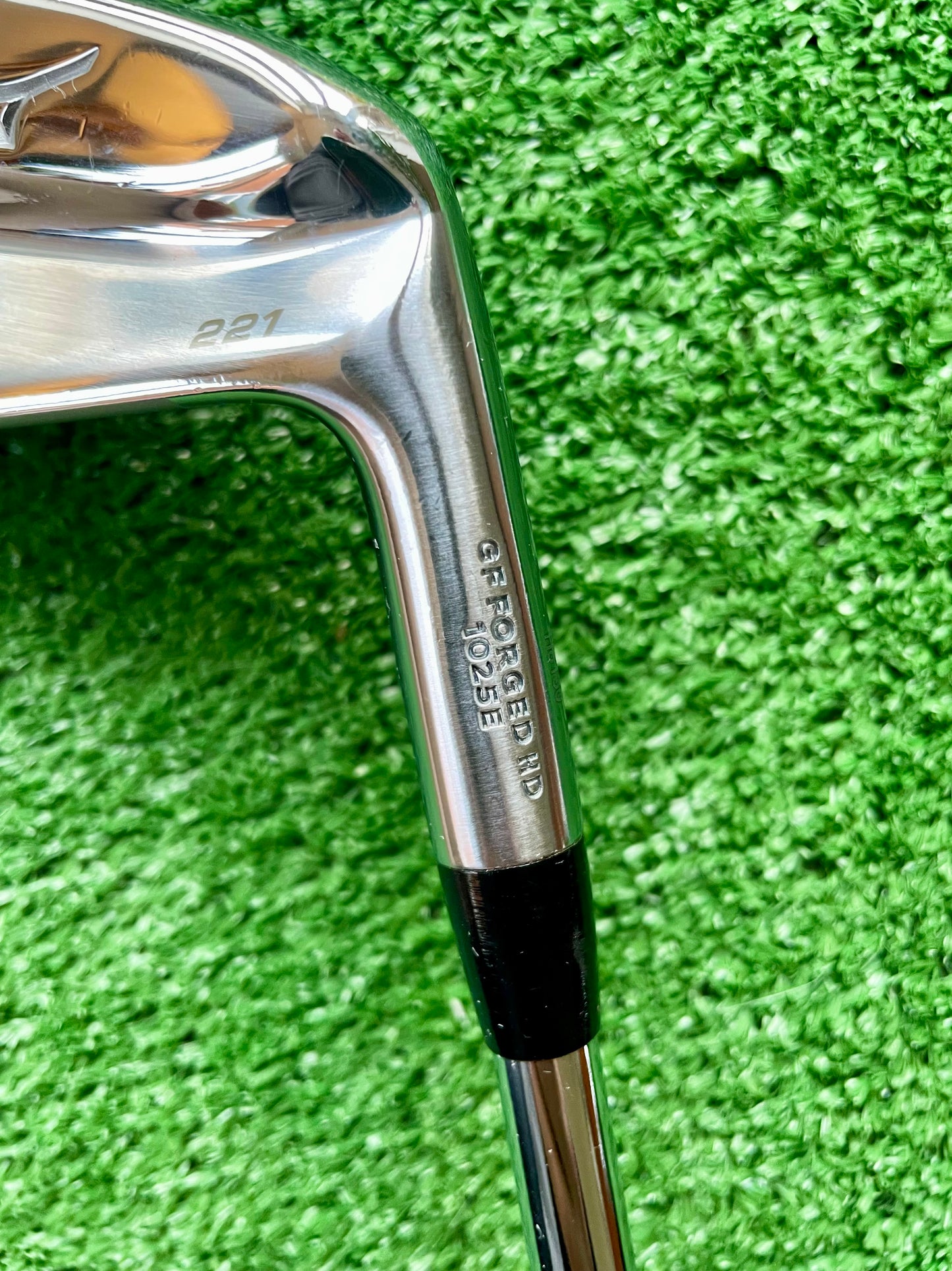 Mizuno Pro 221 Irons 5-PW Regular Flex Right Handed Mens Golf Clubs