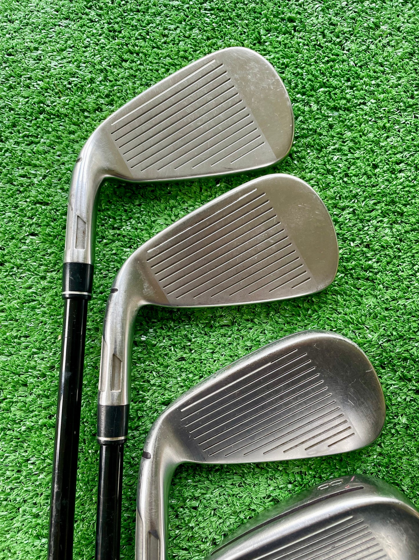 Taylormade Stealth Irons 5-PW Regular Flex Graphite Right Handed Mens Golf Clubs