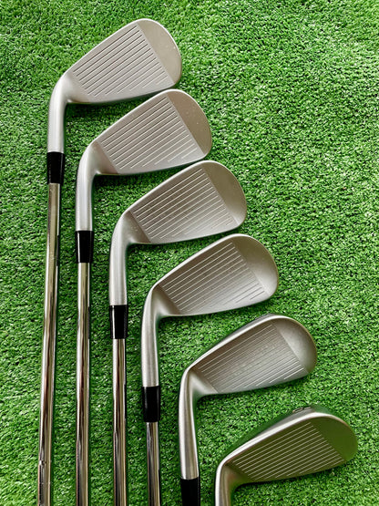 Mizuno JPX925 Hot Metal Irons 5-PW Regular Flex Right Handed Mens Golf Clubs