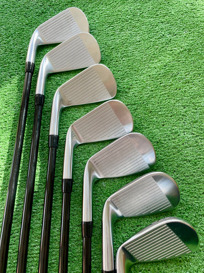 Titleist 620 Forged Combo Irons 4-PW Extra Stiff (TX) Flex Right Handed Mens Golf Clubs
