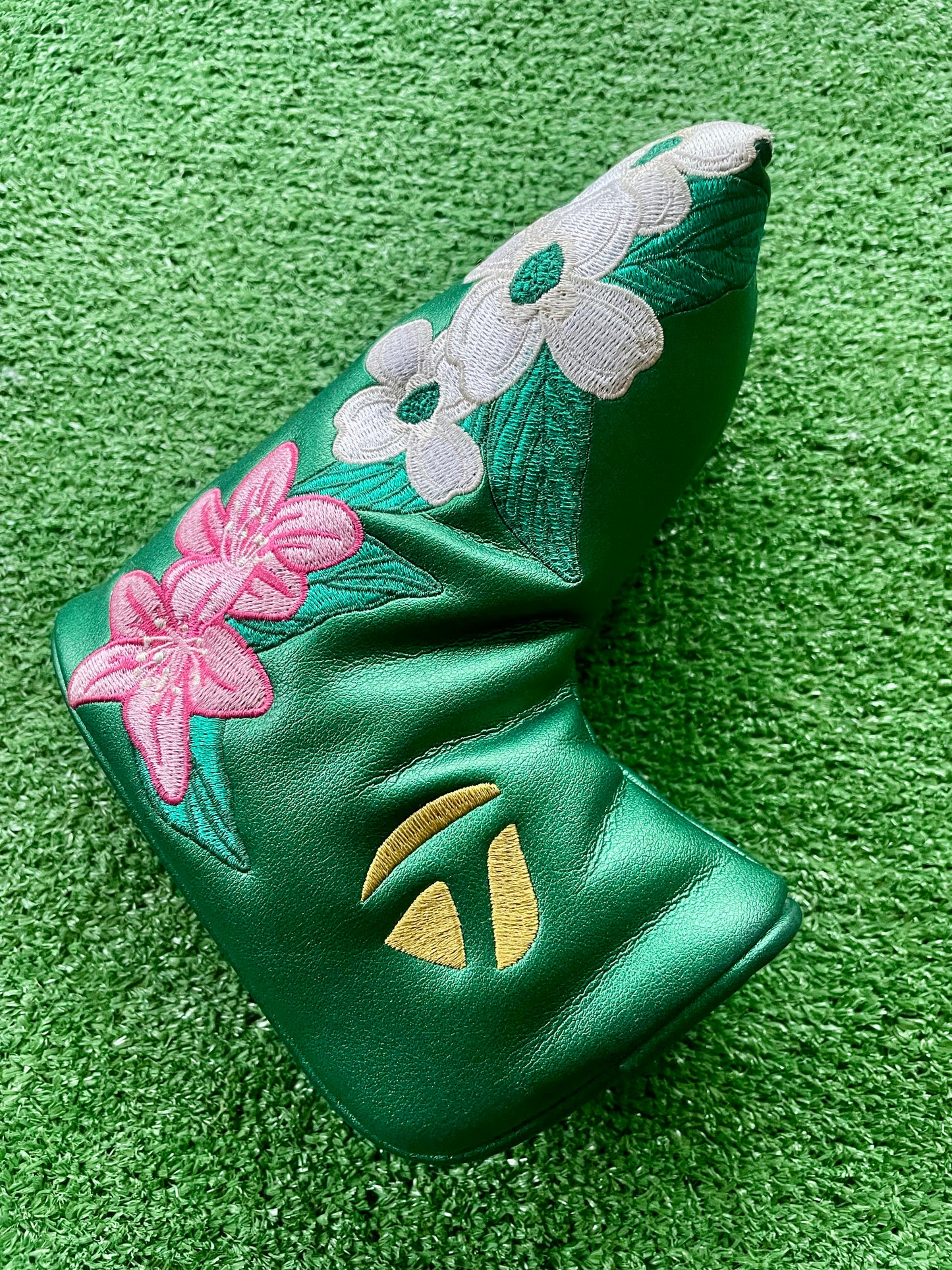 Taylormade TP Collection Soto 1 Putter KBS Tour Shaft & Season Opener Headcover 33"