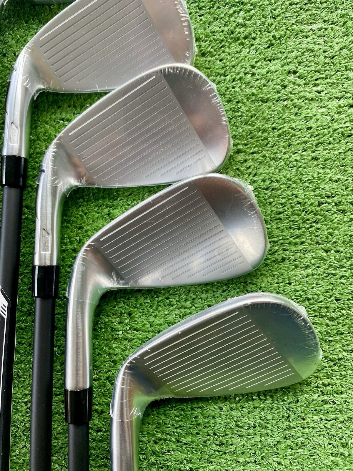 Taylormade Qi Max Irons 5-PW Senior Flex Graphite Right Handed Mens Golf Clubs