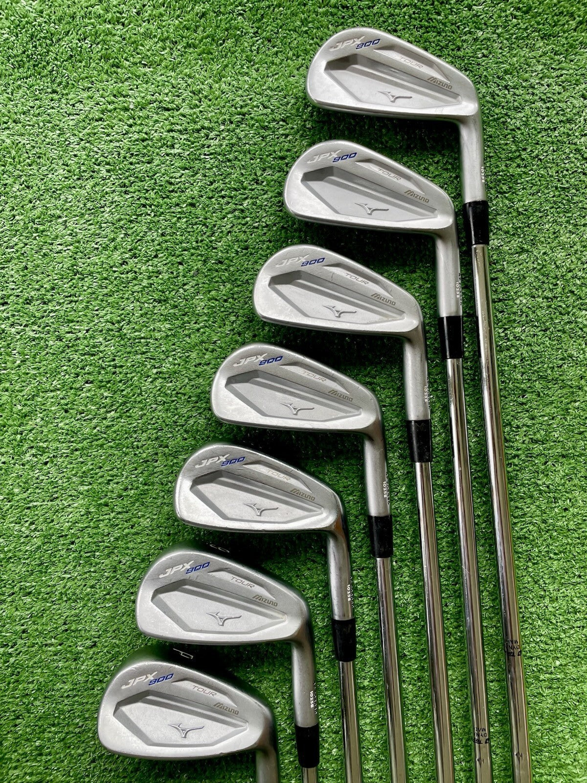 Mizuno JPX900 Tour Forged Irons 4-PW Stiff Flex Right Handed Mens Golf Clubs