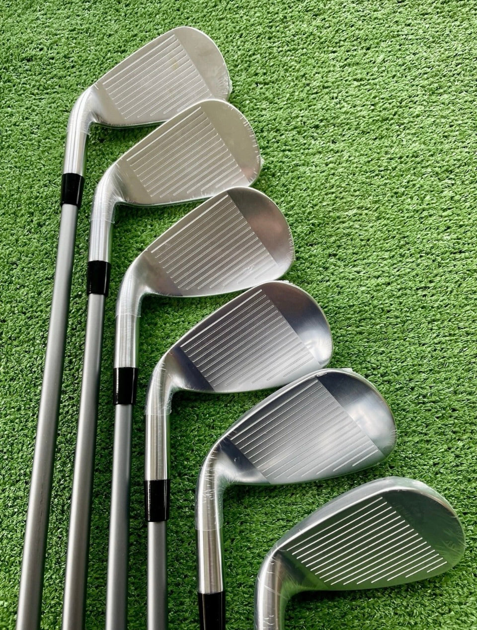 Callaway Quantum Max Irons OS 6-GW Regular Flex Graphite Right Handed Mens Golf Clubs