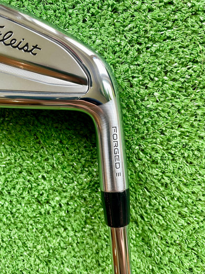 Titliest T200 Irons 5-PW Stiff Flex Right Handed Mens Golf Clubs