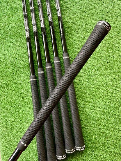 Taylormade P790 Irons 5-PW Regular Flex Graphite Right Handed Mens Golf Clubs