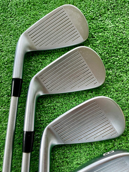 Mizuno JPX923 Forged Irons 5-PW Stiff Flex Right Handed Mens Golf Clubs