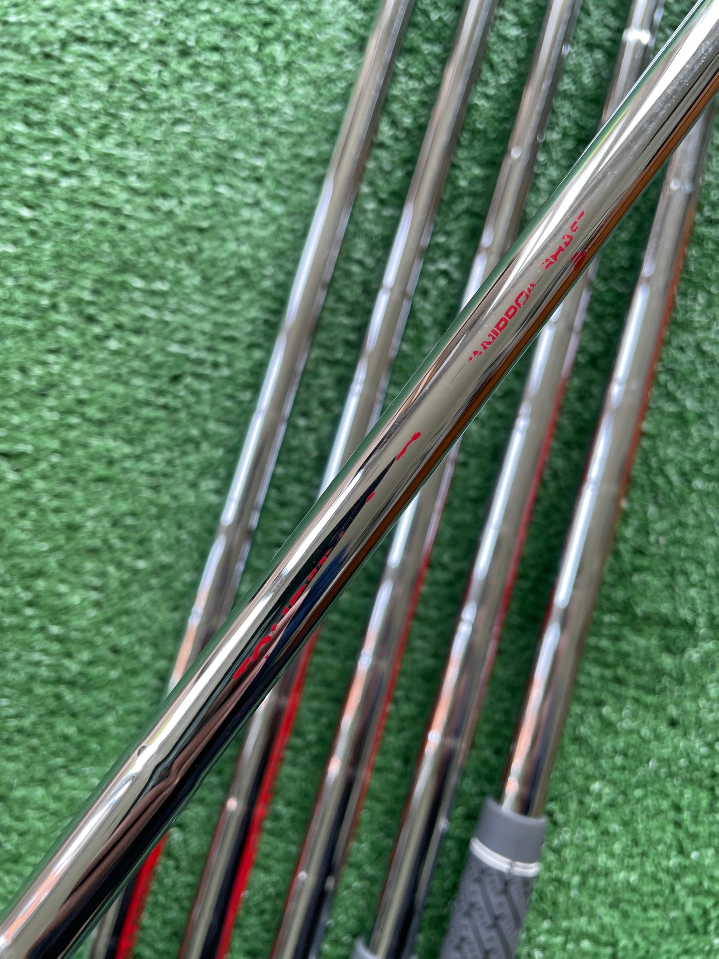 Taylormade Stealth Irons 5-PW Stiff Flex Right Handed Mens Golf Clubs