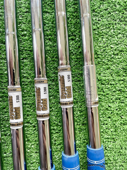 Mizuno JPX900 Tour Forged Irons 4-PW Stiff Flex Right Handed Mens Golf Clubs