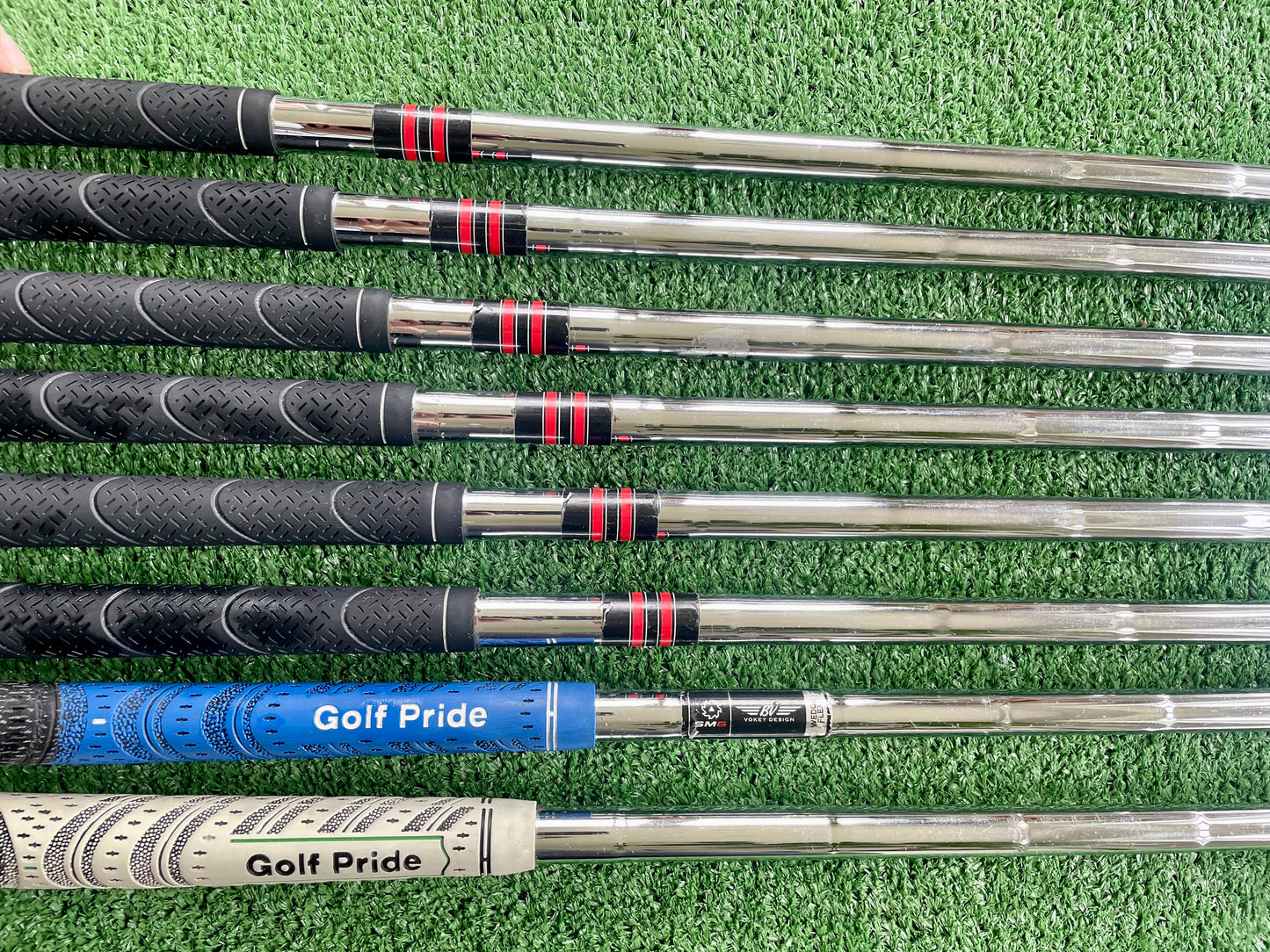 Taylormade R5 XL Irons 5-PW plus 2 Wedges Regular Flex Right Handed Mens Golf Clubs