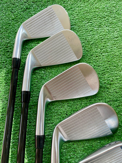 Titleist 620 Forged Combo Irons 4-PW Extra Stiff (TX) Flex Right Handed Mens Golf Clubs
