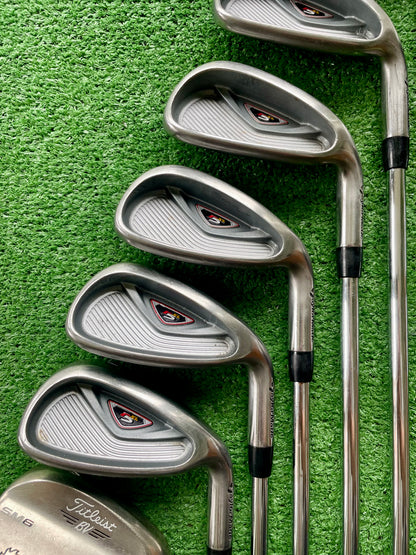 Taylormade R5 XL Irons 5-PW plus 2 Wedges Regular Flex Right Handed Mens Golf Clubs