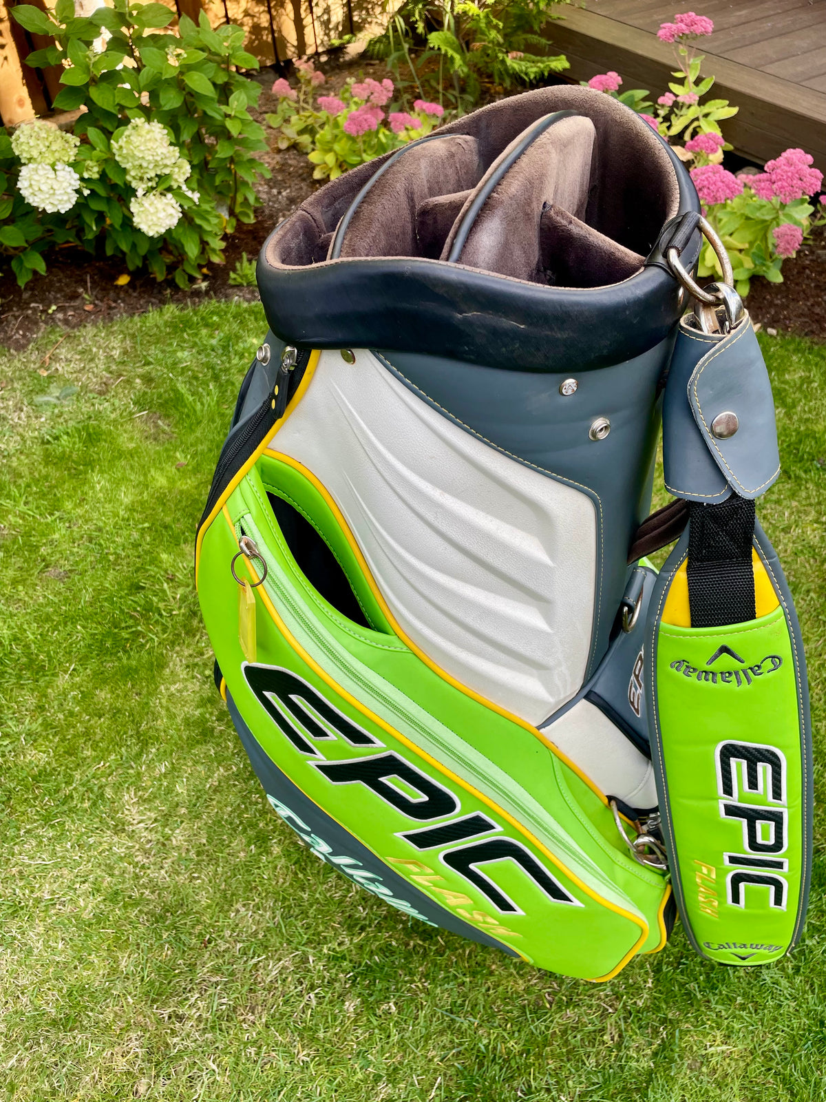 Callaway Epic Flash Full Size Staff Golf Bag with Rain Hood