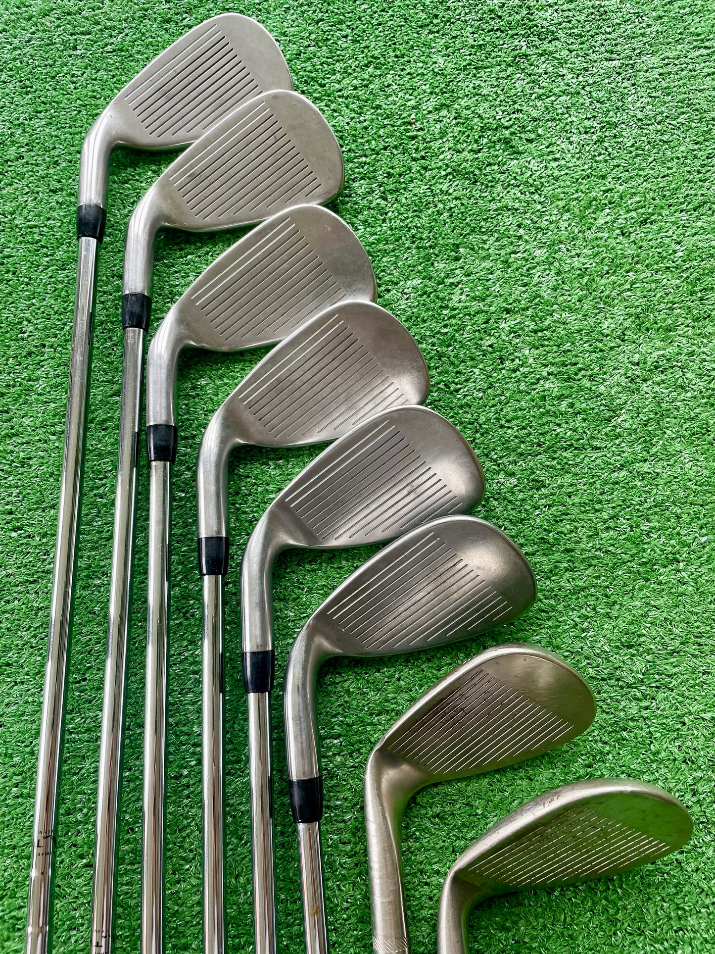 Taylormade R5 XL Irons 5-PW plus 2 Wedges Regular Flex Right Handed Mens Golf Clubs
