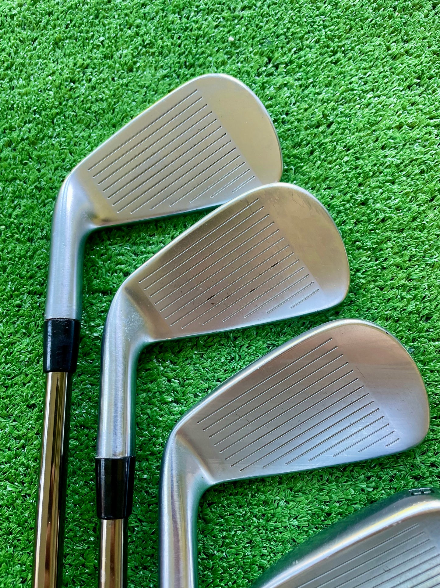 Taylormade P790 Irons 5-PW Regular Flex Graphite Right Handed Mens Golf Clubs
