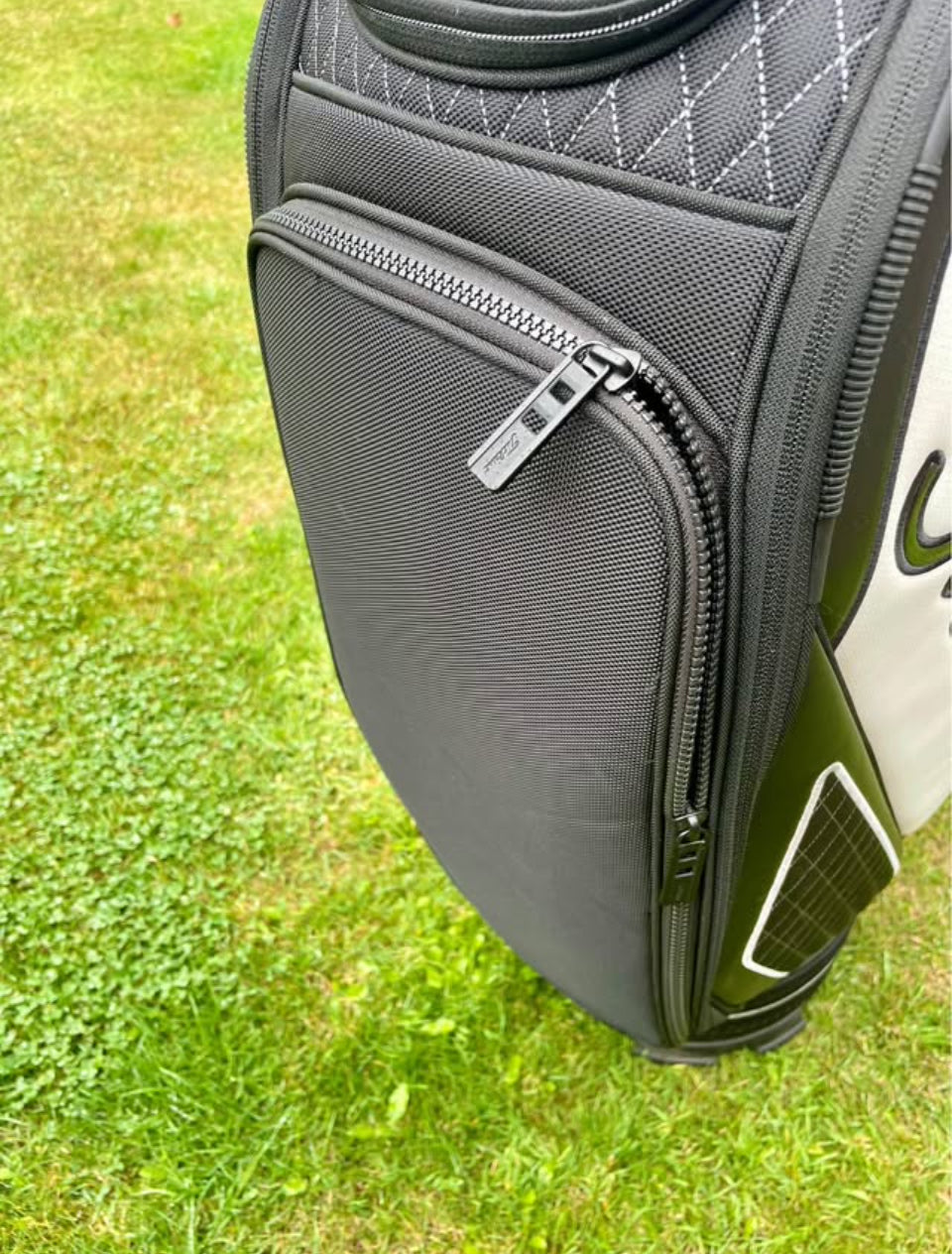 Titleist Tour Series Premium Midsize Golf Bag