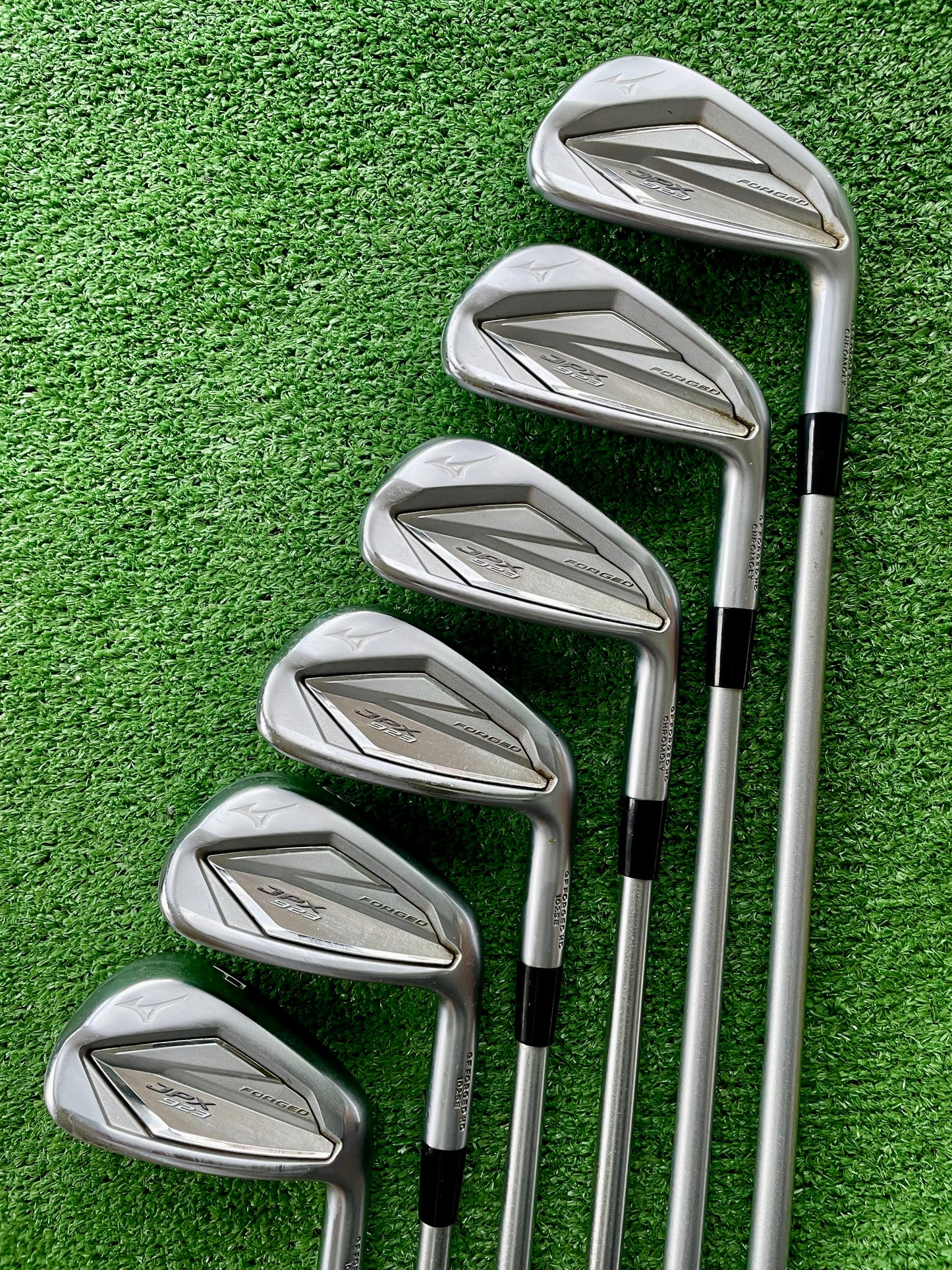 Mizuno JPX923 Forged Irons 5-PW Stiff Flex Right Handed Mens Golf Clubs