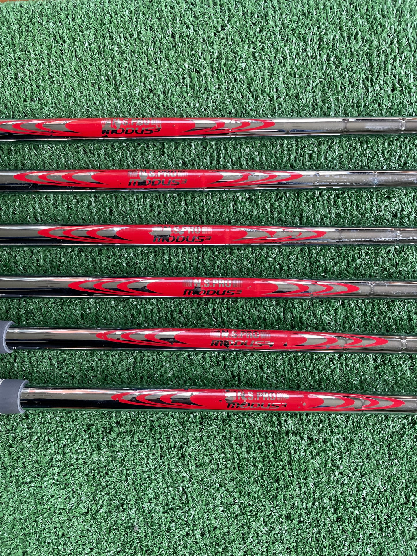 Taylormade Stealth Irons 5-PW Stiff Flex Right Handed Mens Golf Clubs