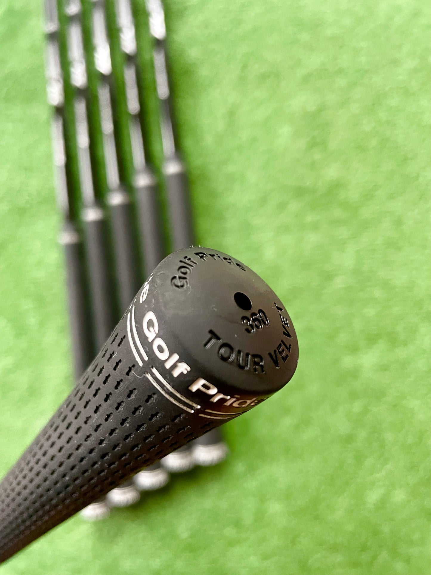 Taylormade P790 Irons 5-PW Regular Flex Graphite Right Handed Mens Golf Clubs