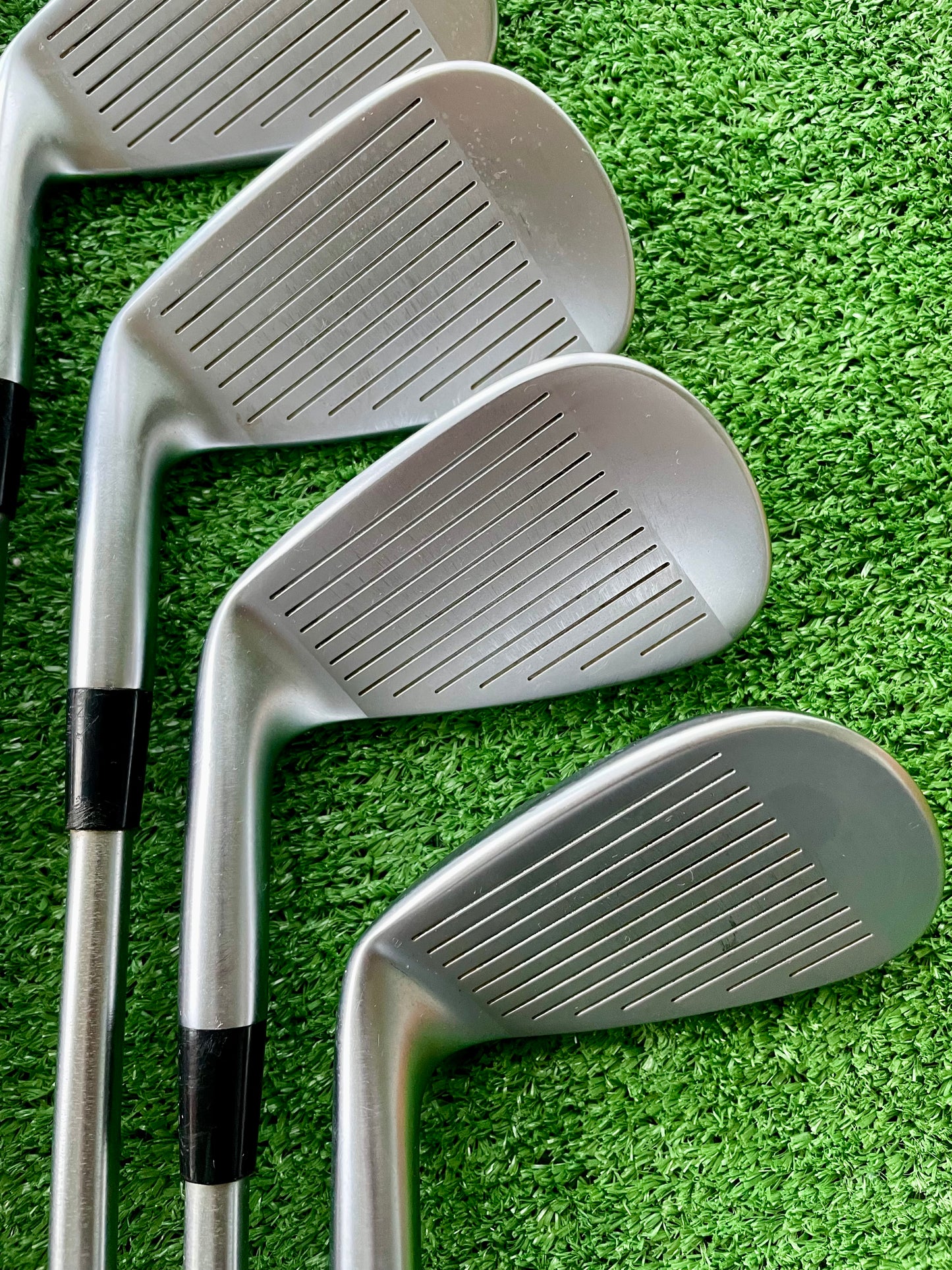 Mizuno JPX923 Forged Irons 5-PW Stiff Flex Right Handed Mens Golf Clubs