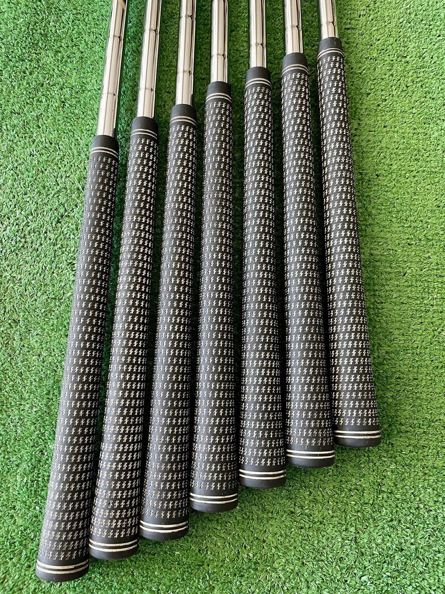 Mizuno MP25 Forged Irons 4-PW Stiff Flex Right Handed Mens Golf Clubs