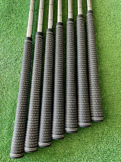 Mizuno MP25 Forged Irons 4-PW Stiff Flex Right Handed Mens Golf Clubs