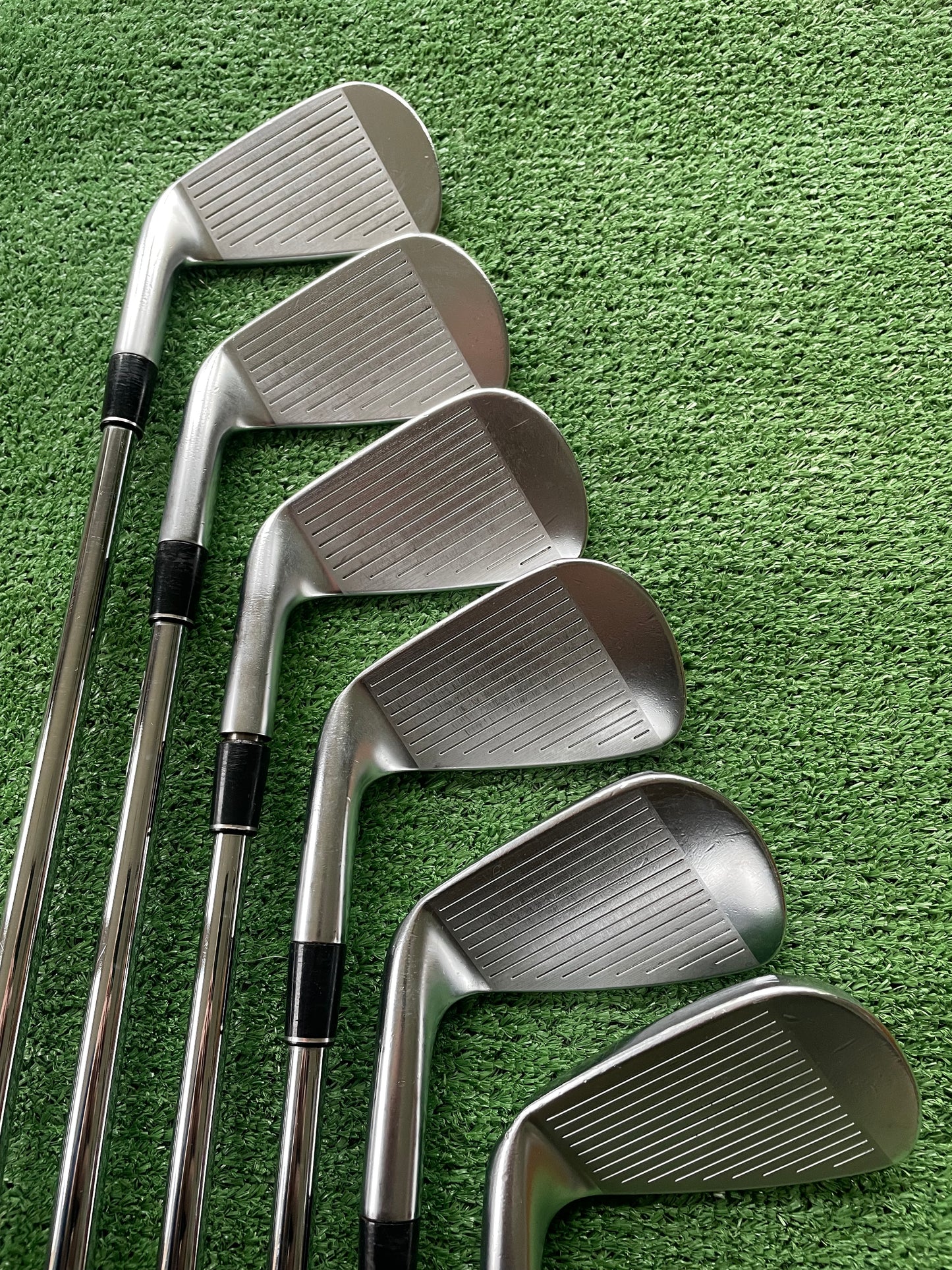 Srixon ZX7 Irons 5-PW Stiff Flex Right Handed Mens Golf Clubs