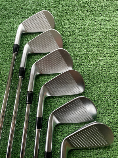 Srixon ZX7 Irons 5-PW Stiff Flex Right Handed Mens Golf Clubs