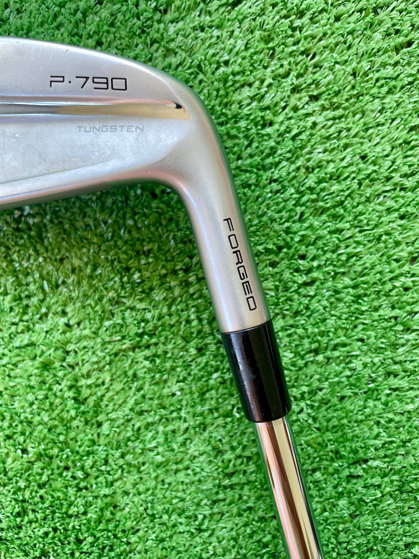 Taylormade P790 Irons 5-PW Regular Flex Right Handed Mens Golf Clubs