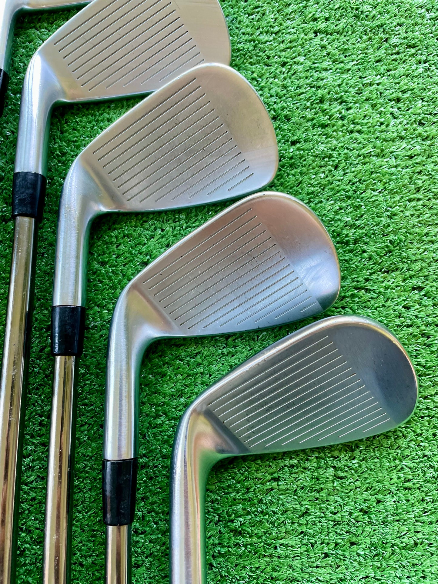Taylormade P790 Irons 5-PW Regular Flex Graphite Right Handed Mens Golf Clubs