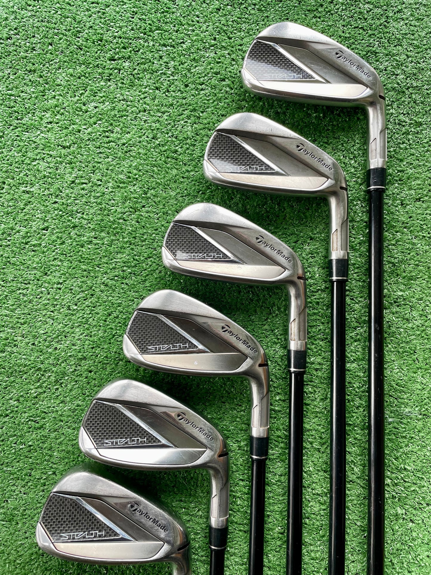 Taylormade Stealth Irons 5-PW Regular Flex Graphite Right Handed Mens Golf Clubs