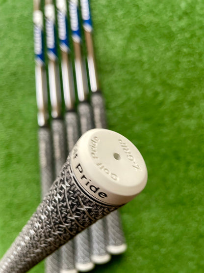 Mizuno Pro 221 Irons 5-PW Regular Flex Right Handed Mens Golf Clubs