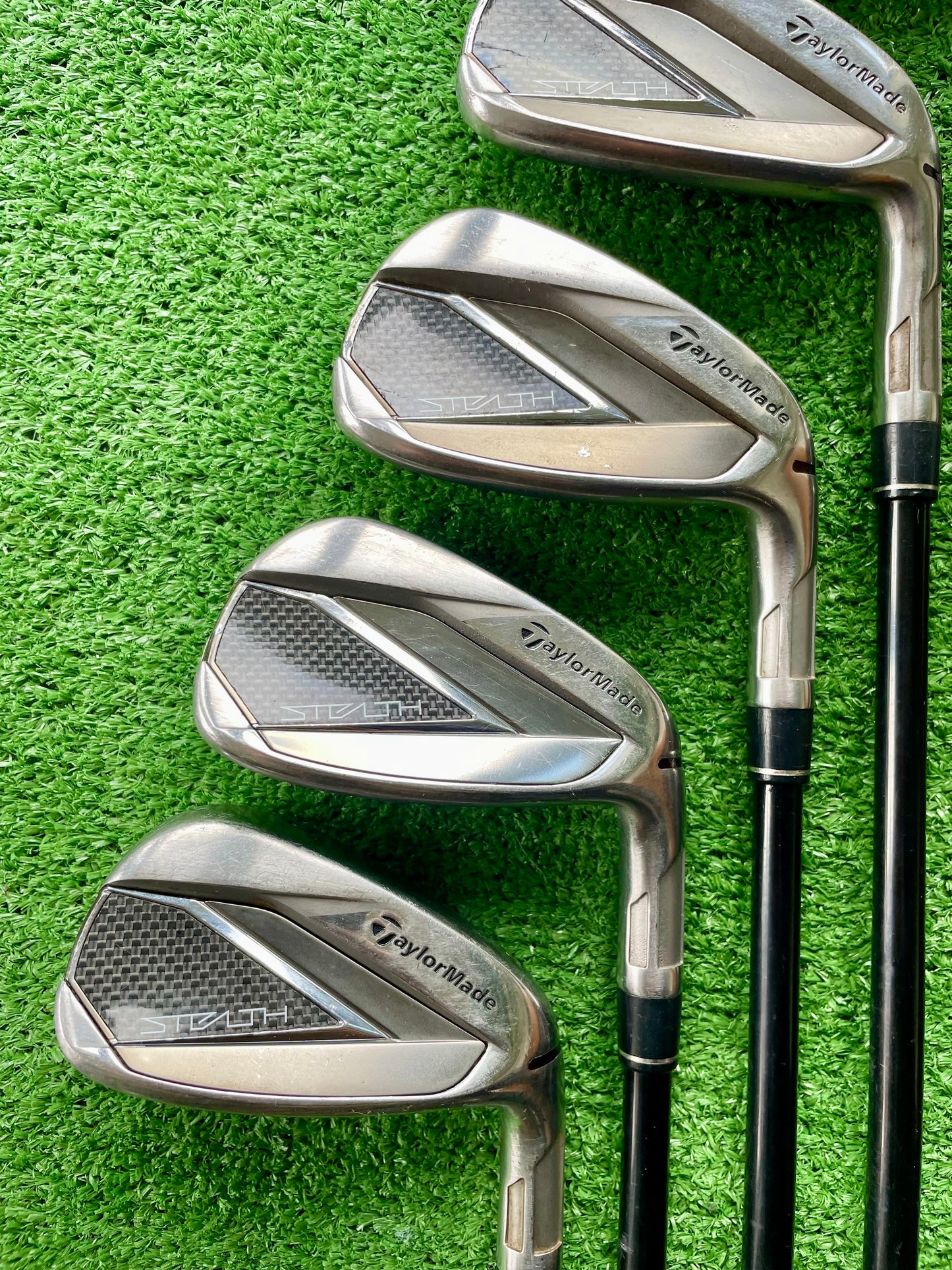 Taylormade Stealth Irons 5-PW Regular Flex Graphite Right Handed Mens Golf Clubs