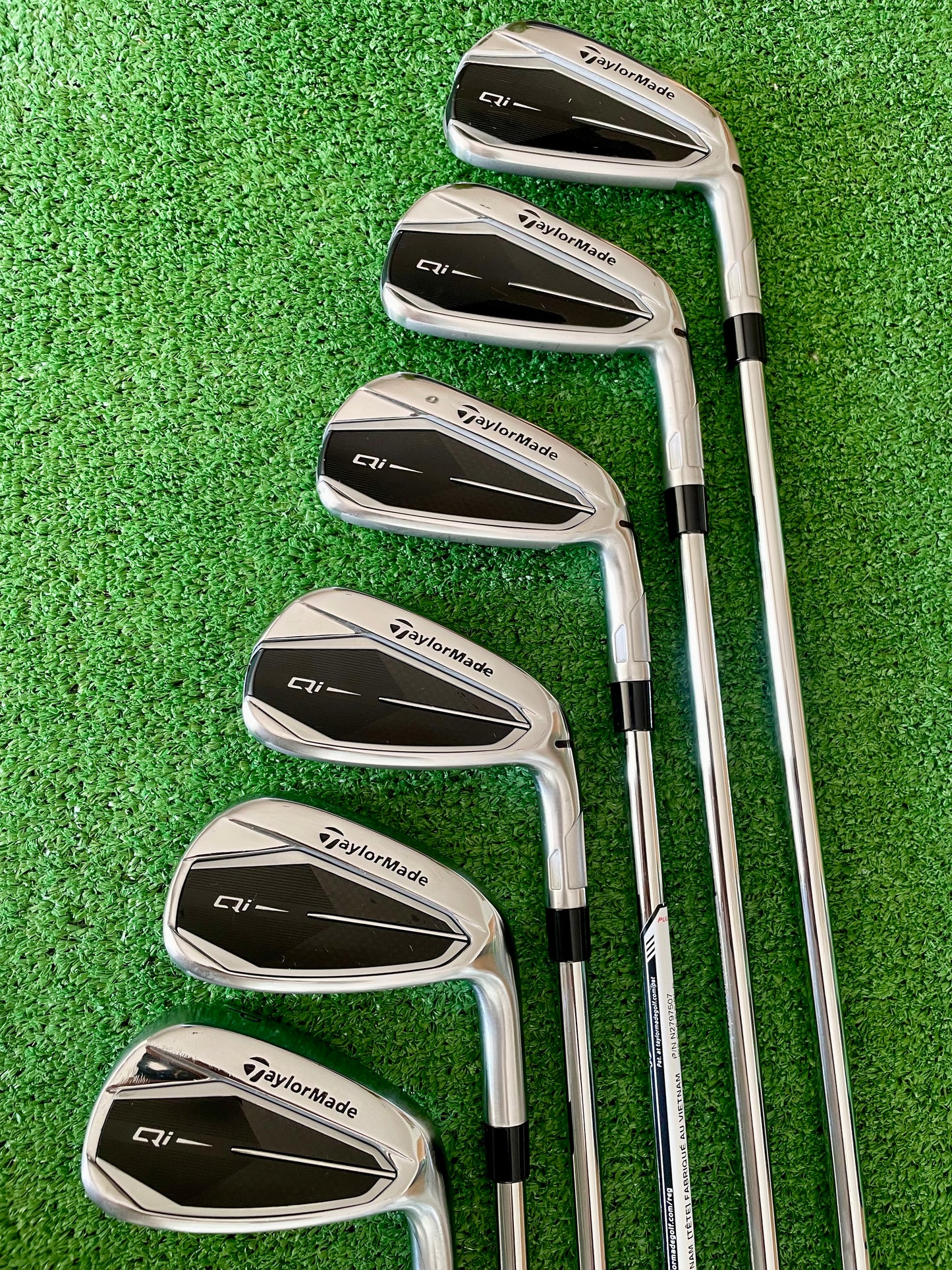 Taylormade Qi Irons 5-PW Regular Flex Right Handed Mens Golf Clubs