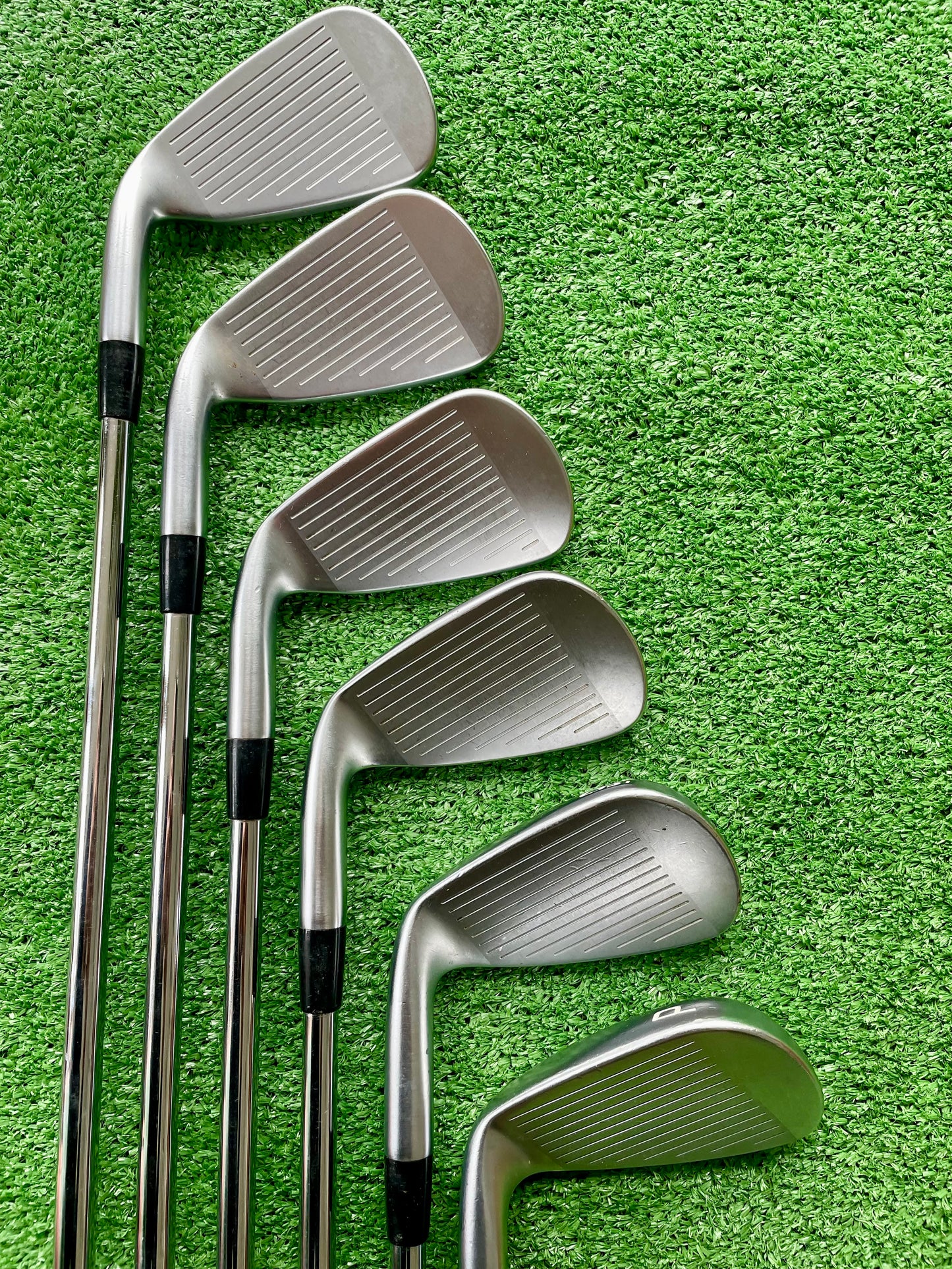 Mizuno JPX923 Hot Metal Irons Regular Flex Right Handed Mens Golf Clubs