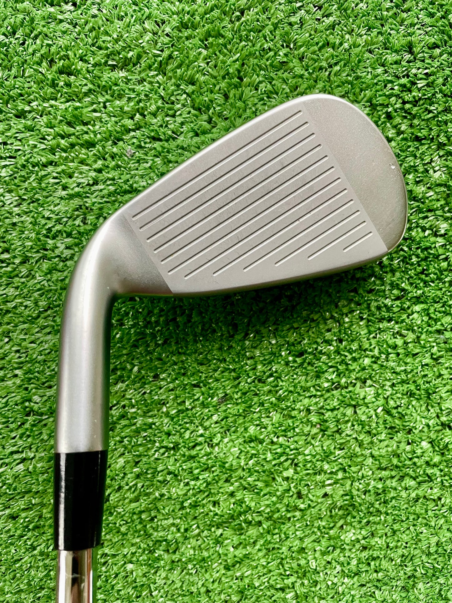 Mizuno JPX925 Hot Metal Irons 5-PW Regular Flex Right Handed Mens Golf Clubs